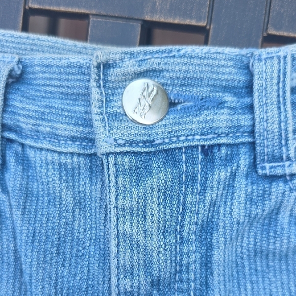 Women's Classic Light Blue Straight Jeans - Picture 3 of 8